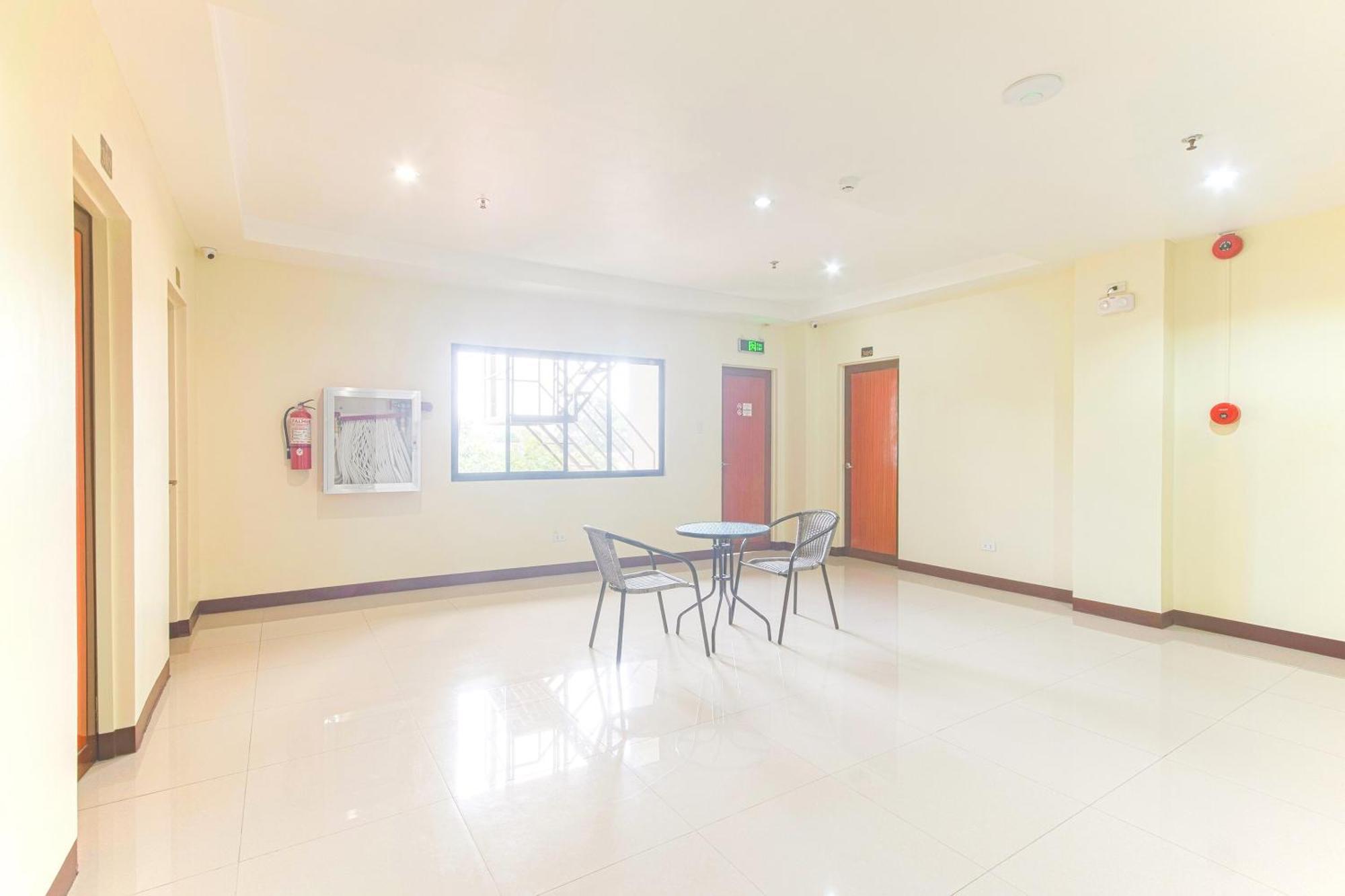 Oyo 567 Blue Horizon Hostel Dumaguete City Экстерьер фото